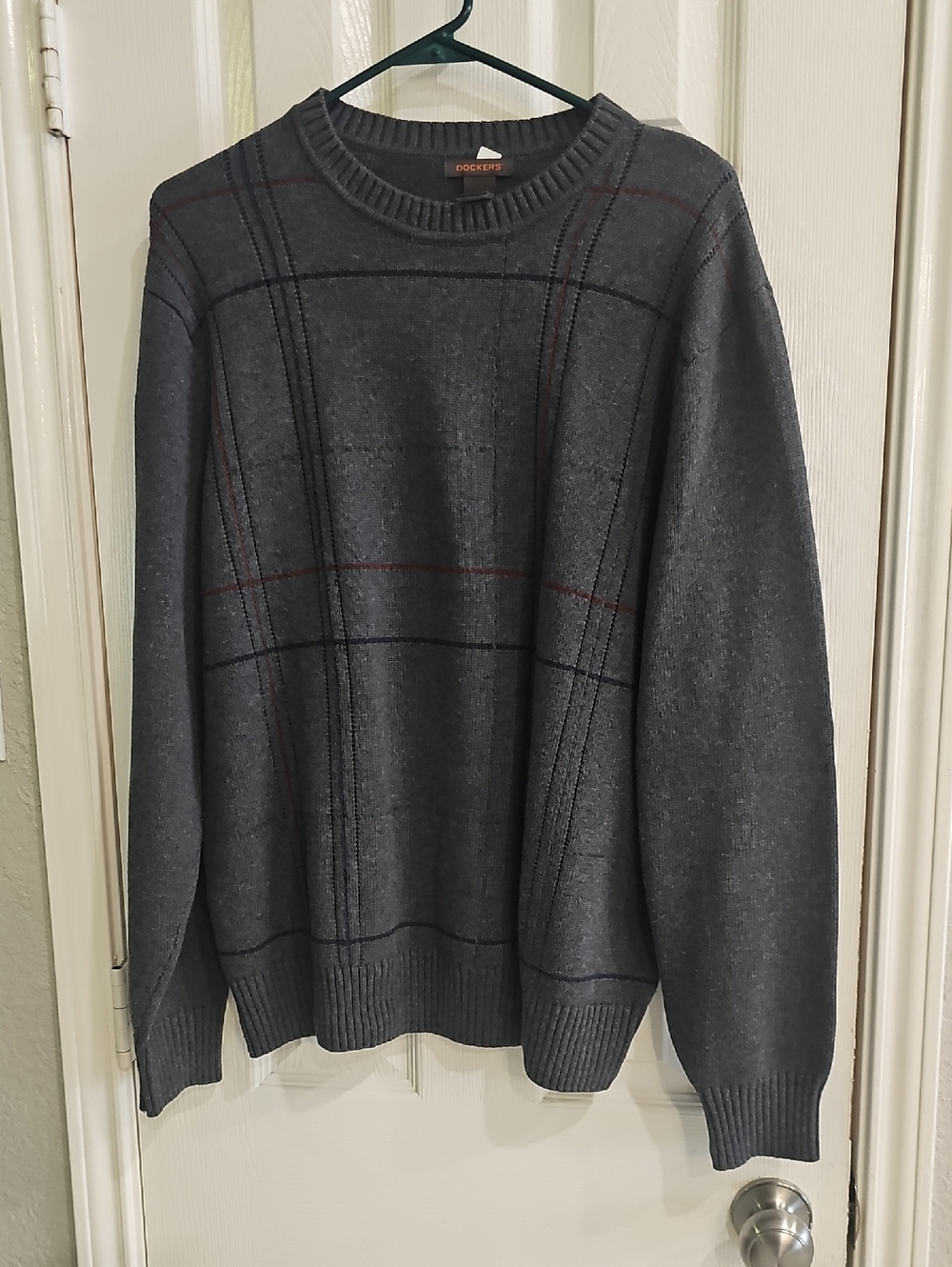 Dockers Large Men's Dark Gray Crewneck Sweater with Subtle Stripes